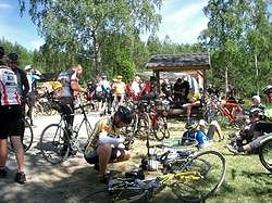 Überall Radfahrer. Hier geht's zur Großansicht...