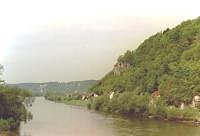 Die Donau hinter Kelheim. Hier geht's zur Großansicht...